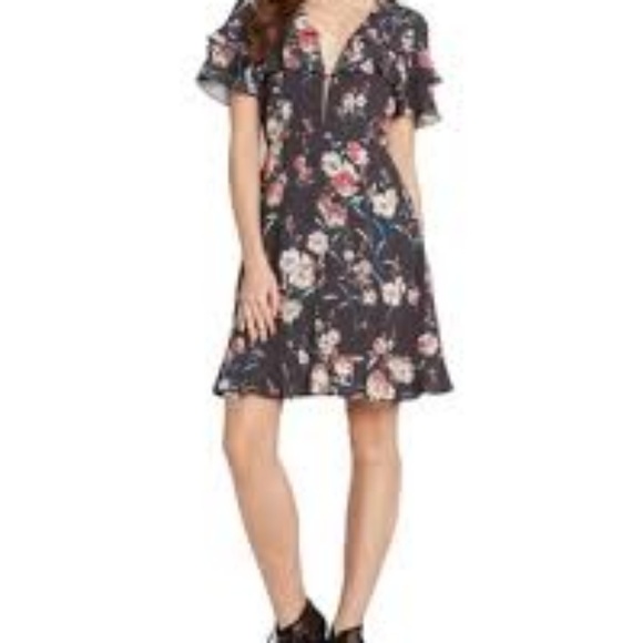 Willow & Clay Dresses & Skirts - Willow & Clay Floral Ruffled Dress.